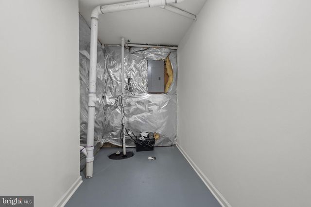 2370 WHITESTONE HILL CT, Falls Church, VA 22043