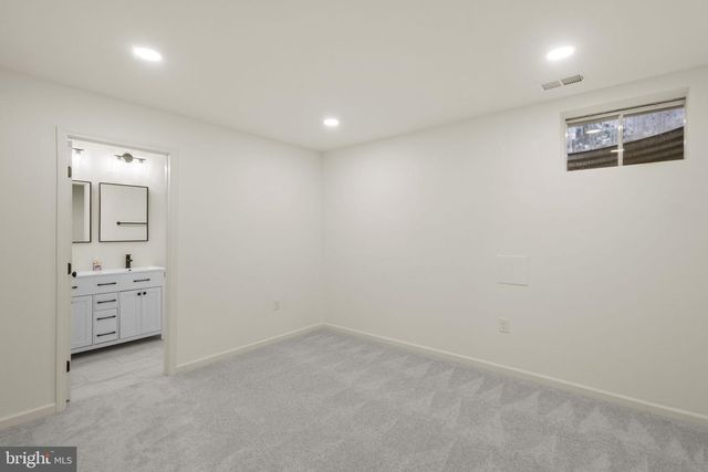 2370 WHITESTONE HILL CT, Falls Church, VA 22043