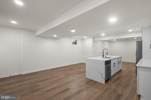 2370 WHITESTONE HILL CT, Falls Church, VA 22043