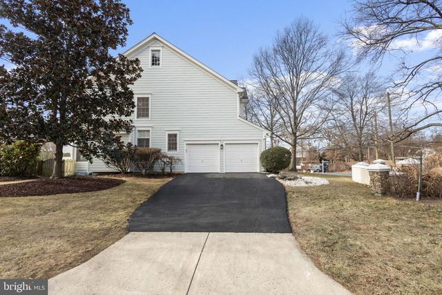 2370 WHITESTONE HILL CT, Falls Church, VA 22043