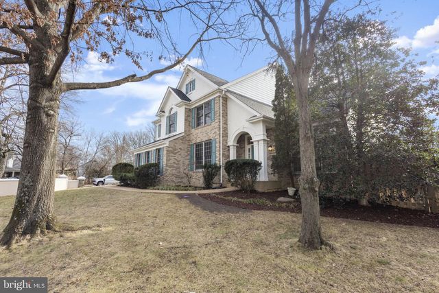 2370 WHITESTONE HILL CT, Falls Church, VA 22043