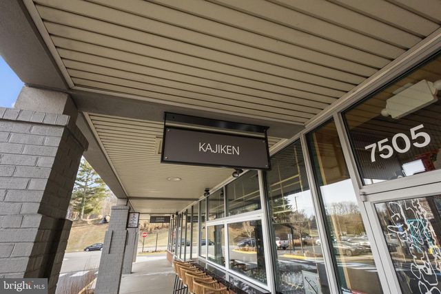 2370 WHITESTONE HILL CT, Falls Church, VA 22043