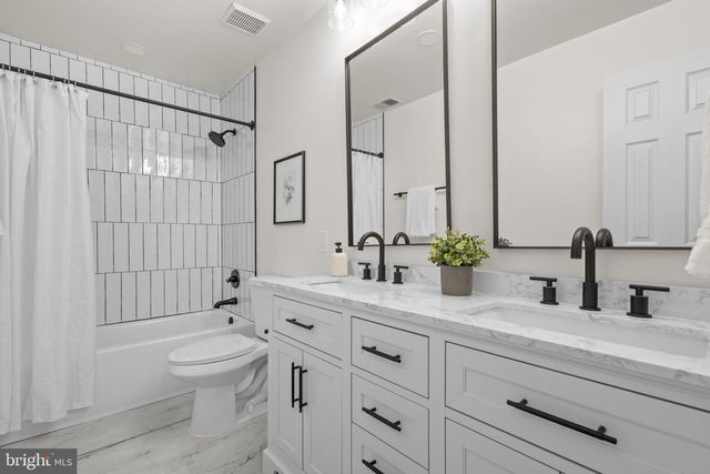 2370 WHITESTONE HILL CT, Falls Church, VA 22043