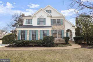 2370 WHITESTONE HILL CT, Falls Church, VA 22043