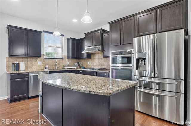 29949 Macintosh Lane, New Hudson, MI 48165