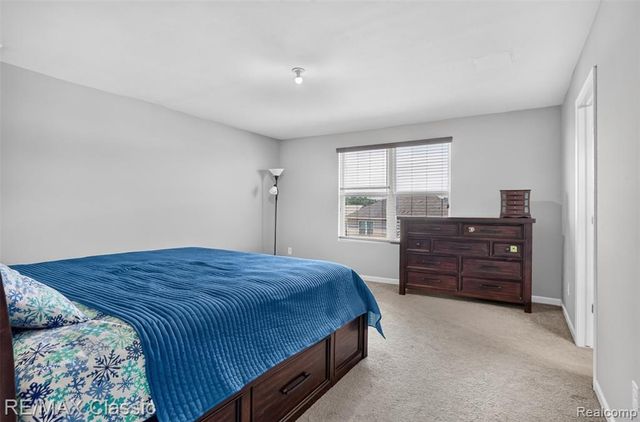 29949 Macintosh Lane, New Hudson, MI 48165