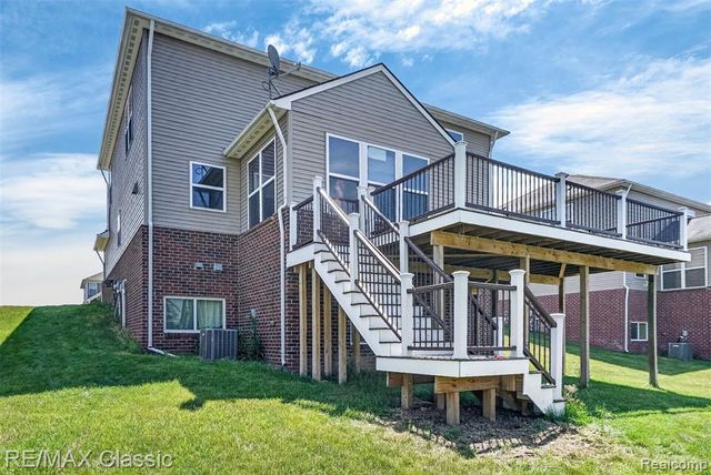 29949 Macintosh Lane, New Hudson, MI 48165
