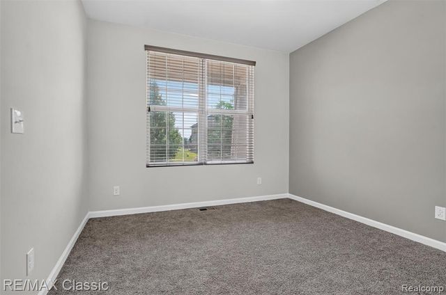 29949 Macintosh Lane, New Hudson, MI 48165