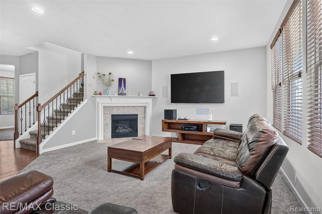 29949 Macintosh Lane, New Hudson, MI 48165