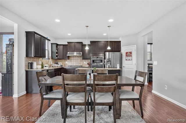 29949 Macintosh Lane, New Hudson, MI 48165