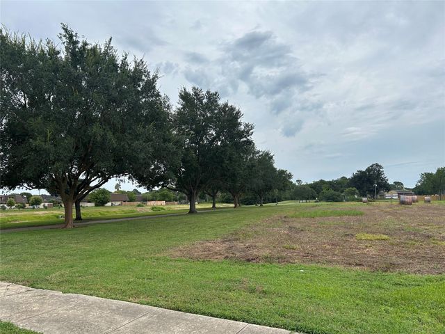 650 E Adoue Street, Alvin, TX 77511