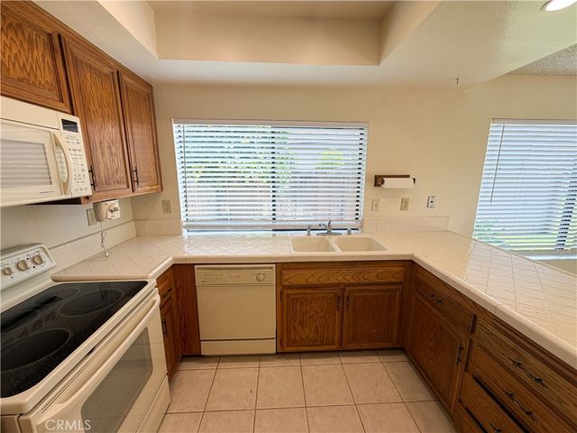 5731 E Crater Lake, Orange, CA 92867