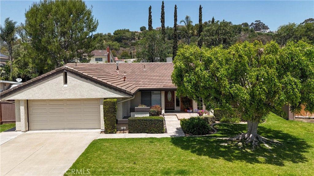5731 E Crater Lake, Orange, CA 92867