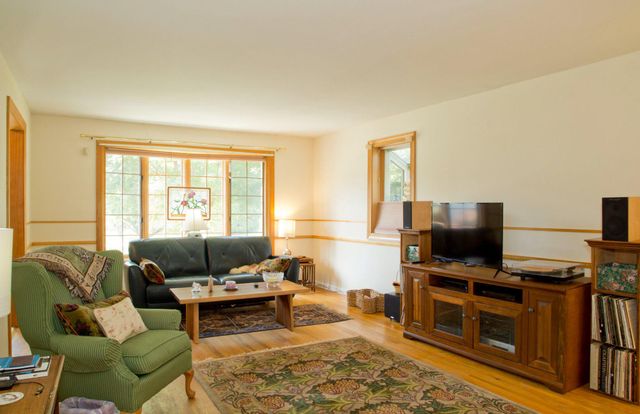 155 STRATFORD DR, Philadelphia, PA 19115