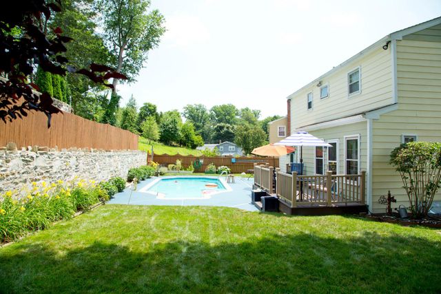 155 STRATFORD DR, Philadelphia, PA 19115