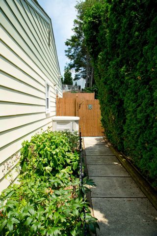 155 STRATFORD DR, Philadelphia, PA 19115