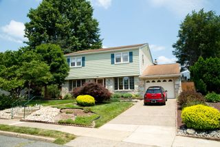 155 STRATFORD DR, Philadelphia, PA 19115
