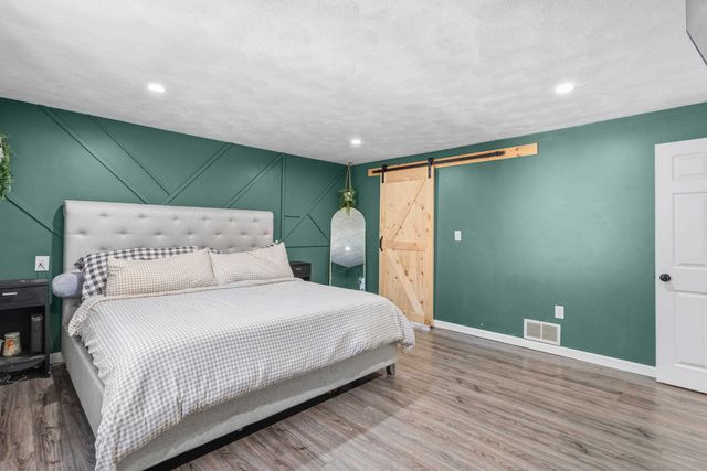 32 Syracuse Road, Nashua, NH 03064