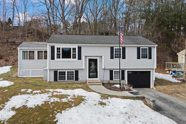 32 Syracuse Road, Nashua, NH 03064