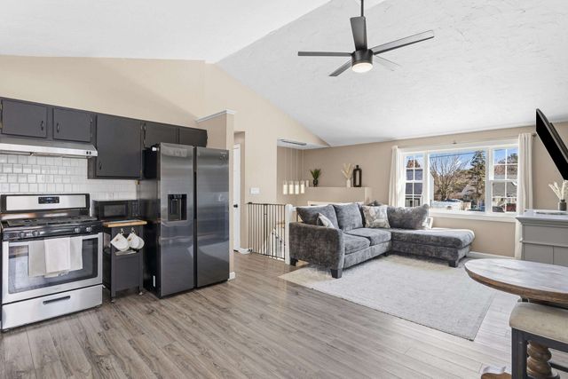 32 Syracuse Road, Nashua, NH 03064