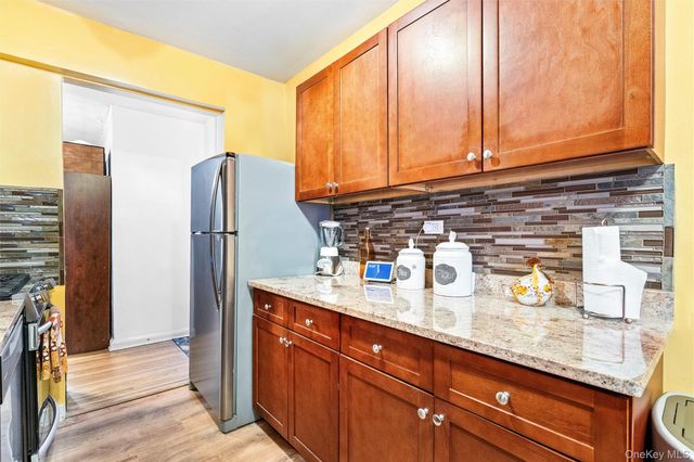 2080 Barnes Avenue 4A, Bronx, NY 10462
