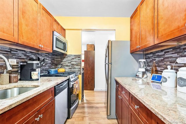 2080 Barnes Avenue 4A, Bronx, NY 10462
