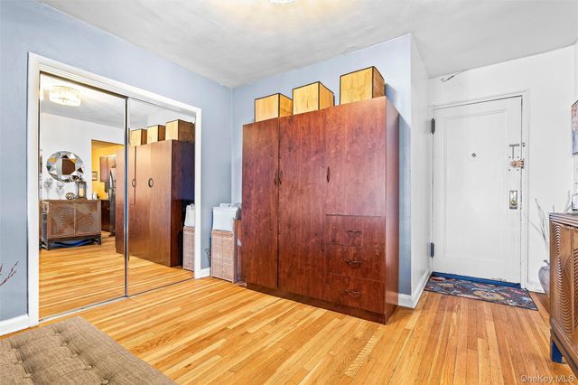 2080 Barnes Avenue 4A, Bronx, NY 10462