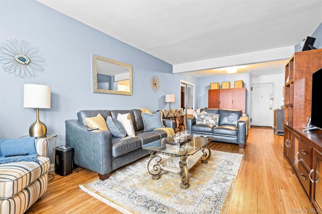 2080 Barnes Avenue 4A, Bronx, NY 10462