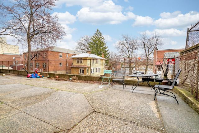 2080 Barnes Avenue 4A, Bronx, NY 10462