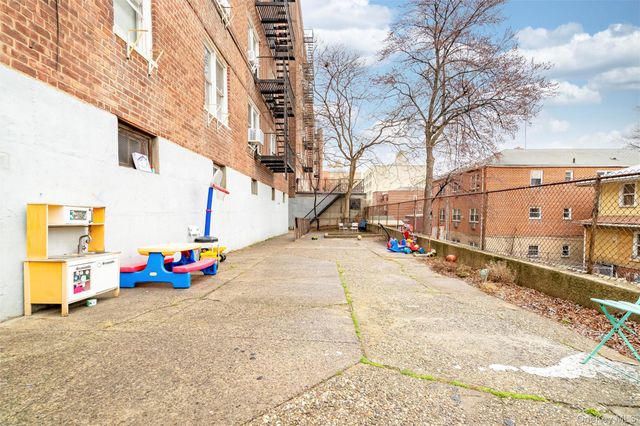 2080 Barnes Avenue 4A, Bronx, NY 10462