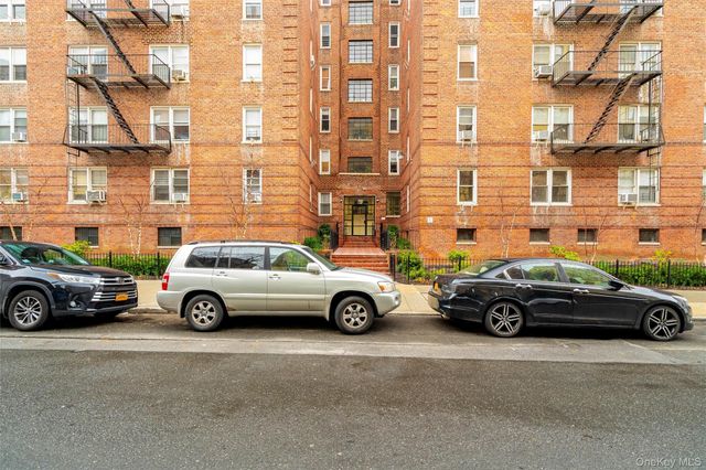 2080 Barnes Avenue 4A, Bronx, NY 10462