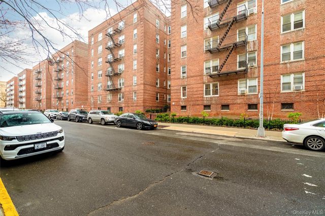 2080 Barnes Avenue 4A, Bronx, NY 10462
