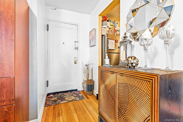 2080 Barnes Avenue 4A, Bronx, NY 10462