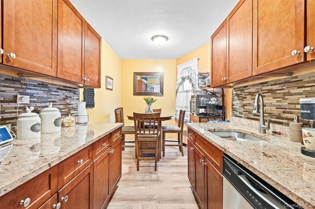 2080 Barnes Avenue 4A, Bronx, NY 10462