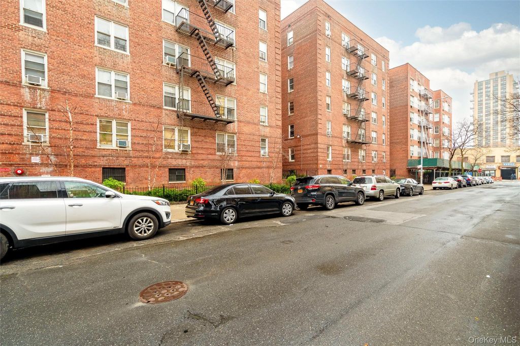 2080 Barnes Avenue 4A, Bronx, NY 10462