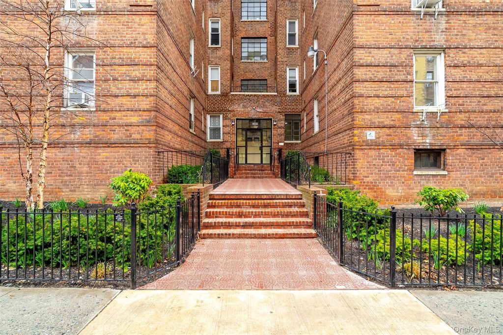 2080 Barnes Avenue 4A, Bronx, NY 10462 — photo 2
