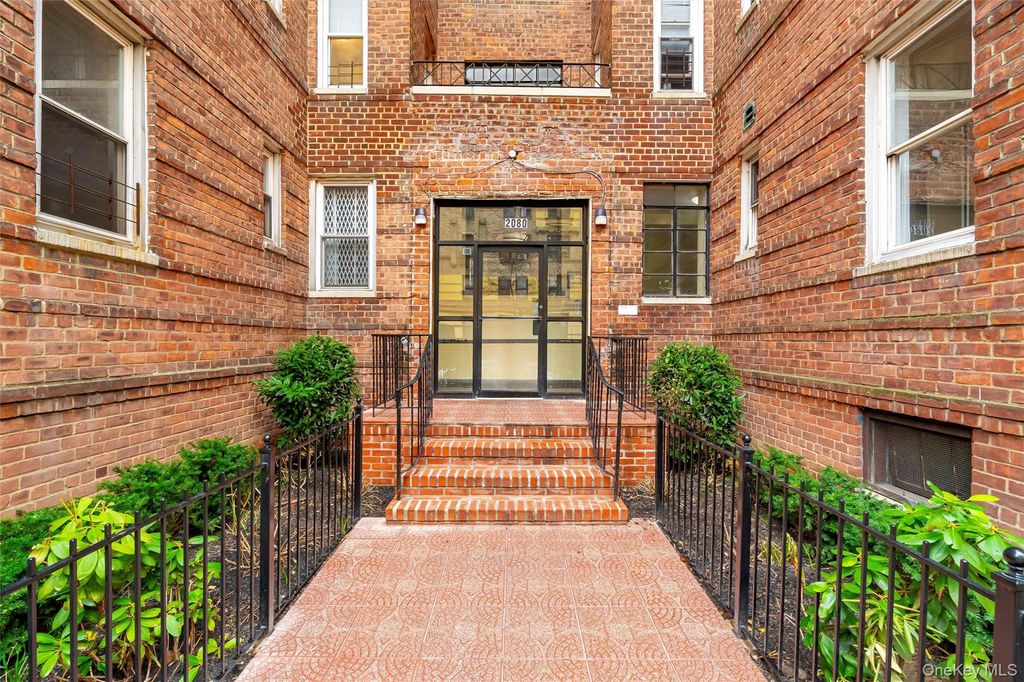 2080 Barnes Avenue 4A, Bronx, NY 10462 — photo 3