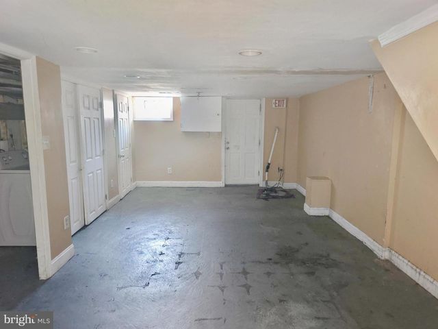 40 UPMANOR RD, Baltimore, MD 21229