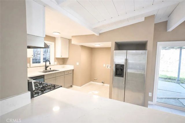 305 Civic Center Drive, Vista, CA 92084