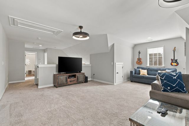 863 Plowson Rd, Mount Juliet, TN 37122