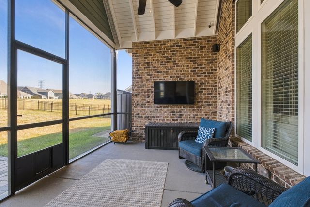 863 Plowson Rd, Mount Juliet, TN 37122