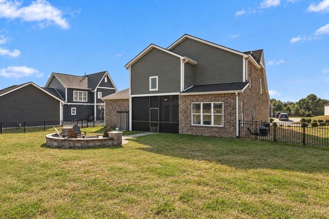 863 Plowson Rd, Mount Juliet, TN 37122