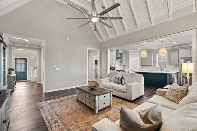 863 Plowson Rd, Mount Juliet, TN 37122