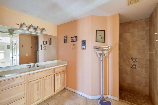 2700 WACCASSA STREET, Geneva, FL 32732