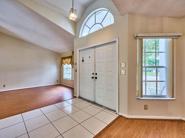 4610 NW 100th Way, Coral Springs, FL 33076