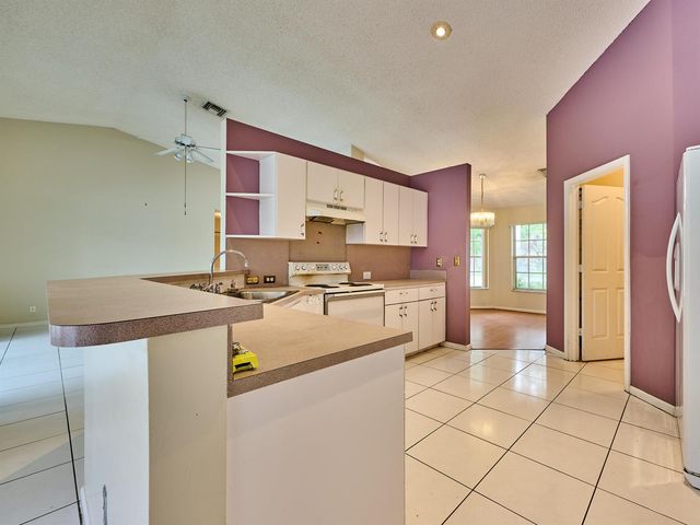 4610 NW 100th Way, Coral Springs, FL 33076