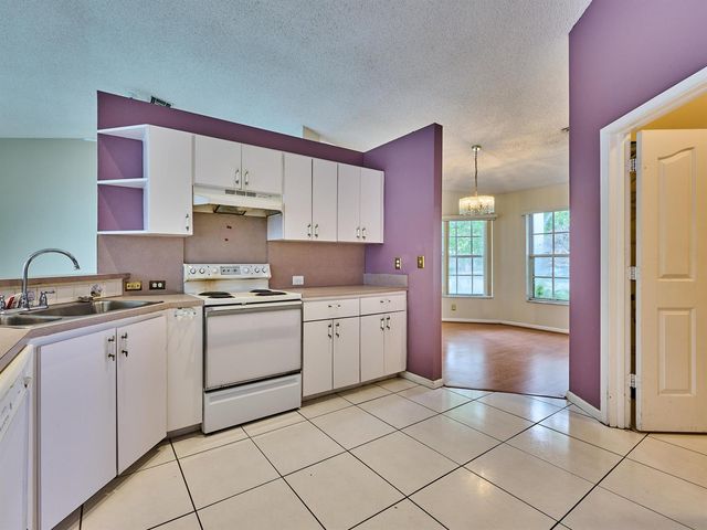 4610 NW 100th Way, Coral Springs, FL 33076