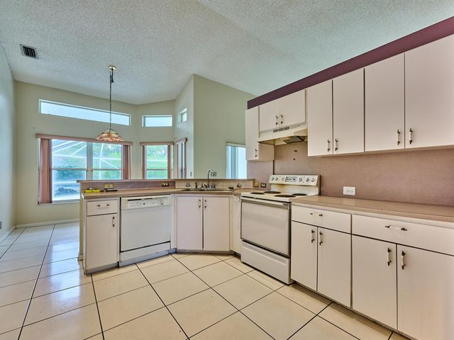 4610 NW 100th Way, Coral Springs, FL 33076