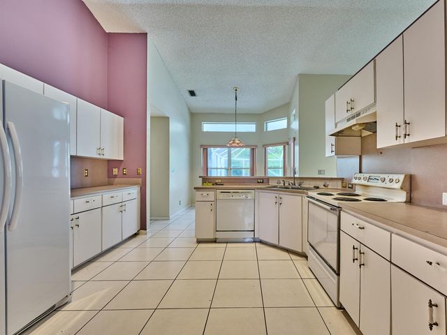 4610 NW 100th Way, Coral Springs, FL 33076