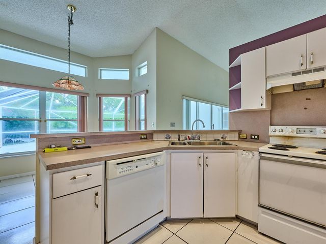 4610 NW 100th Way, Coral Springs, FL 33076